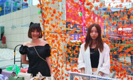 擺攤南充小姐姐,市井煙火中的獨(dú)特風(fēng)采